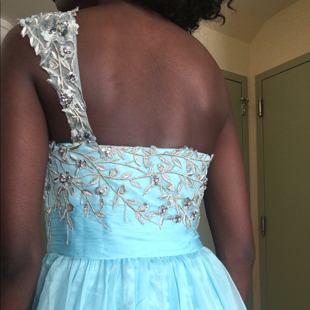 Dress - Picture 2 of 4